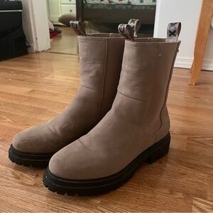 Stylish Tan Ankle Boots